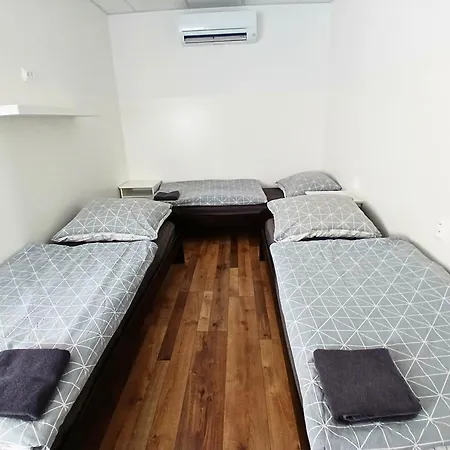 Dimael Hostel&apartments Pressburg