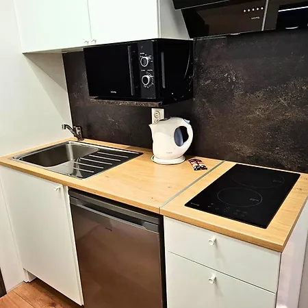 Dimael Hostel&apartments 3*